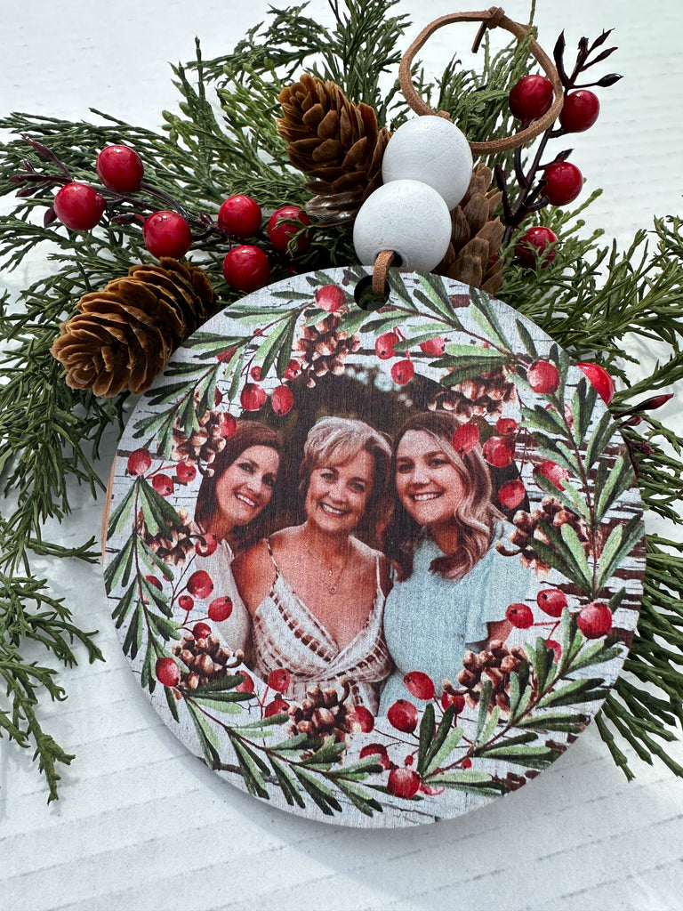 Photo Ornament with Thick Wreath