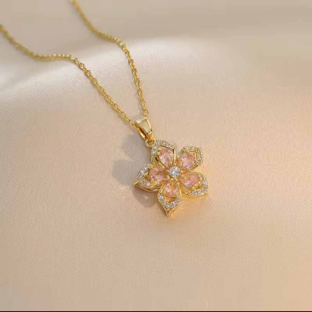 Luxury Spin Zircon Flower Pendant Necklace