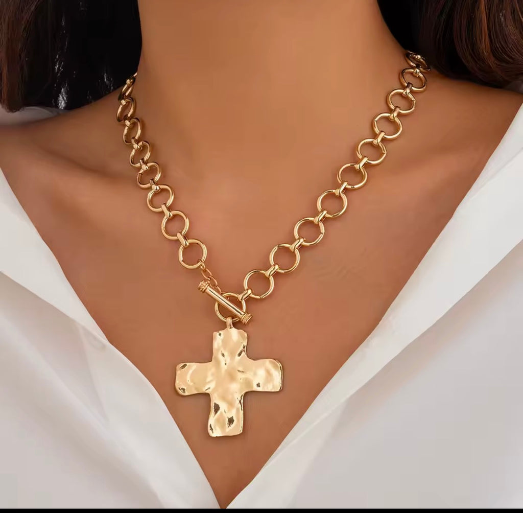 Chunky Cross Necklace Gold